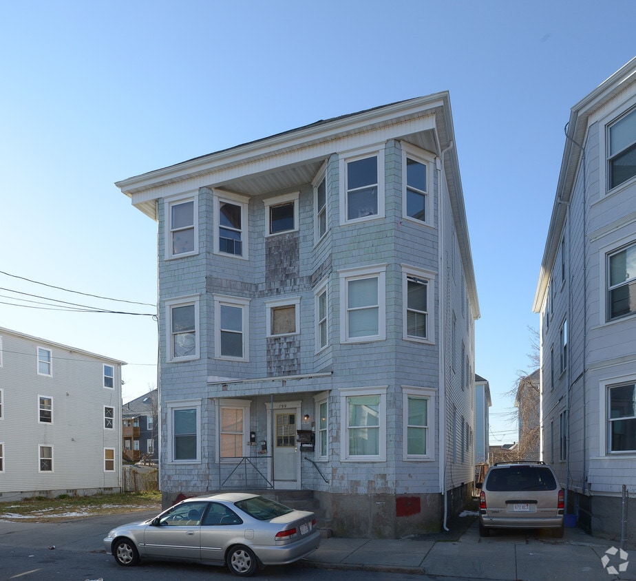 Building Photo - 799 S 1st St