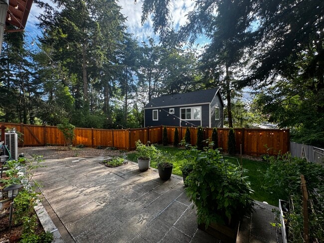 Building Photo - 14339 22nd Ave NE
