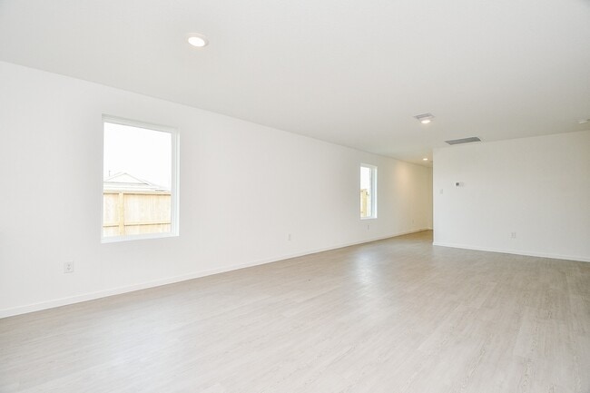 Foto del edificio - 6859 Lantana Leaf Ln