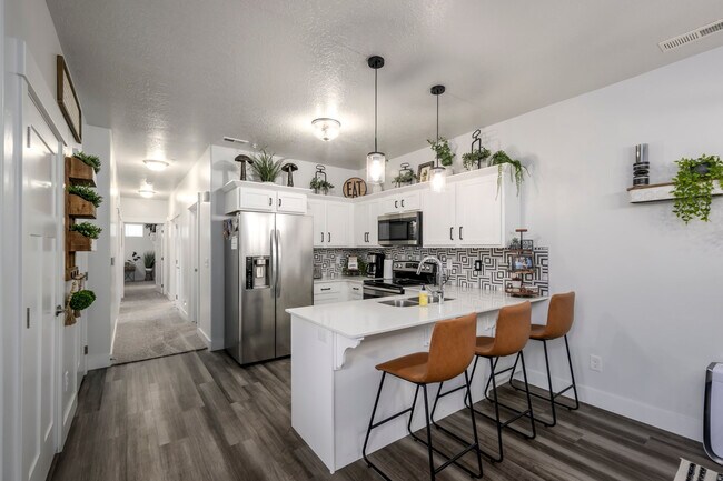 Foto del edificio - 1838 W Eaglewood Dr