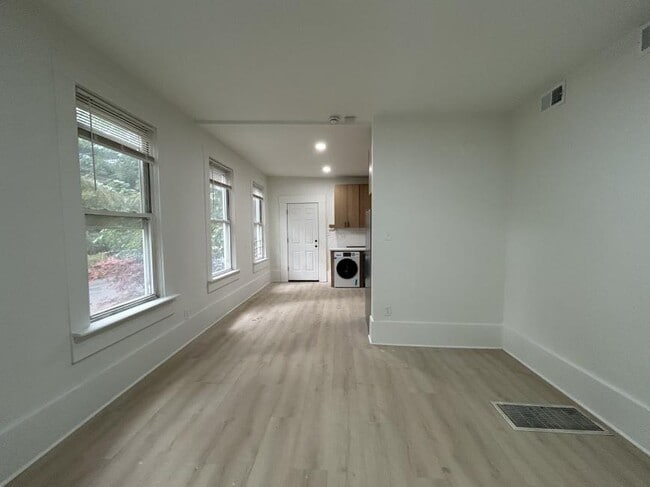 Foto del edificio - 2 bedroom in Chicago IL 60647