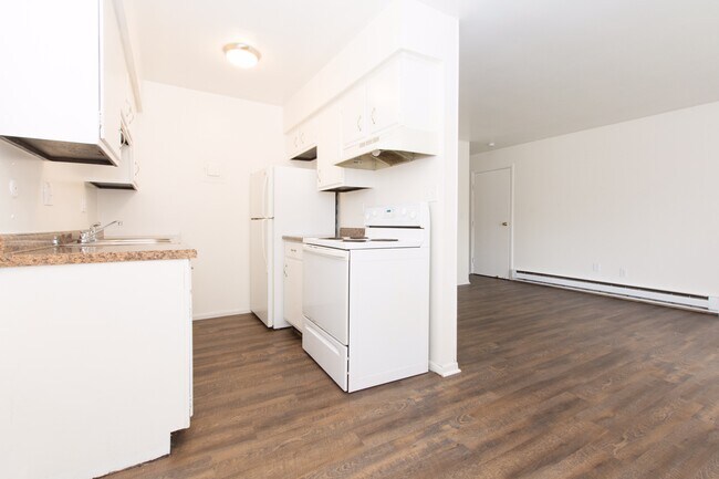 Building Photo - 856 Continental Ct