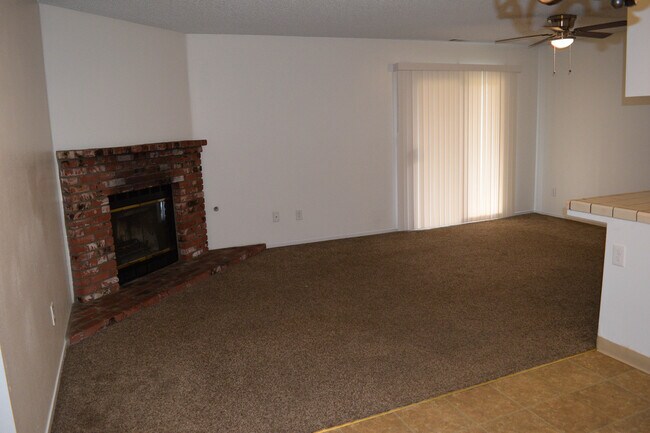 Foto del edificio - 4809 Millbrook Way