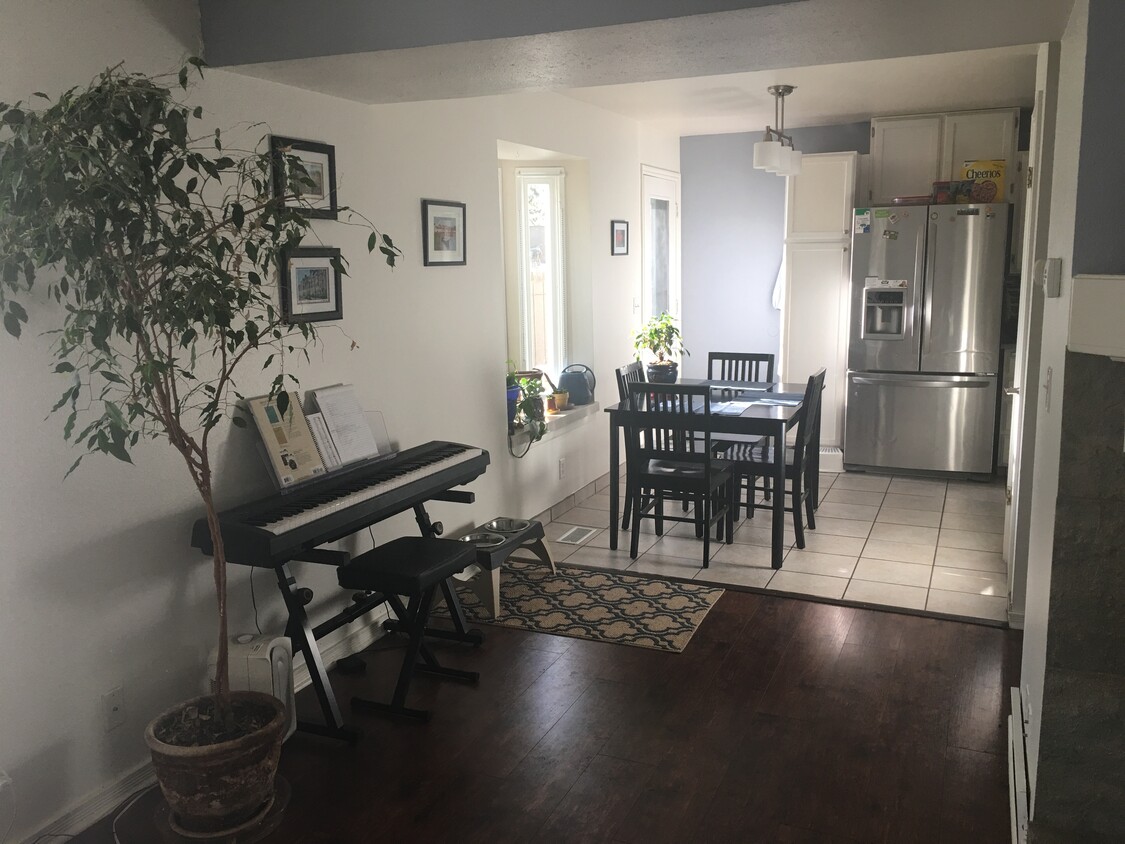 Primary Photo - 594 E Cobblestone Ln