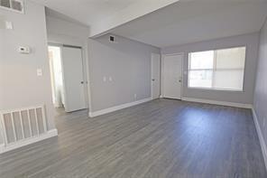 Foto del edificio - 102 Oakdale Ct