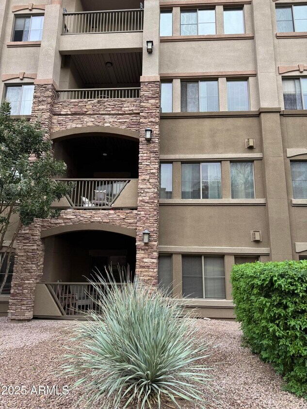 Foto del edificio - 5450 E Deer Valley Dr