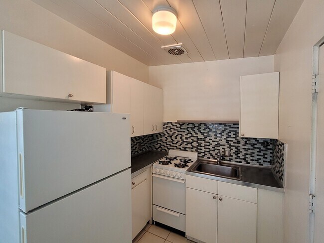 Building Photo - 832 Riverside Place, Unit 5