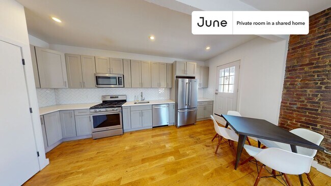 Foto del edificio - Room in Shared 5 bed/3 bath home in Ridgewood