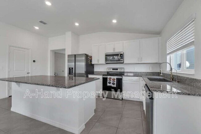 Building Photo - 3800 Whitetail Ct