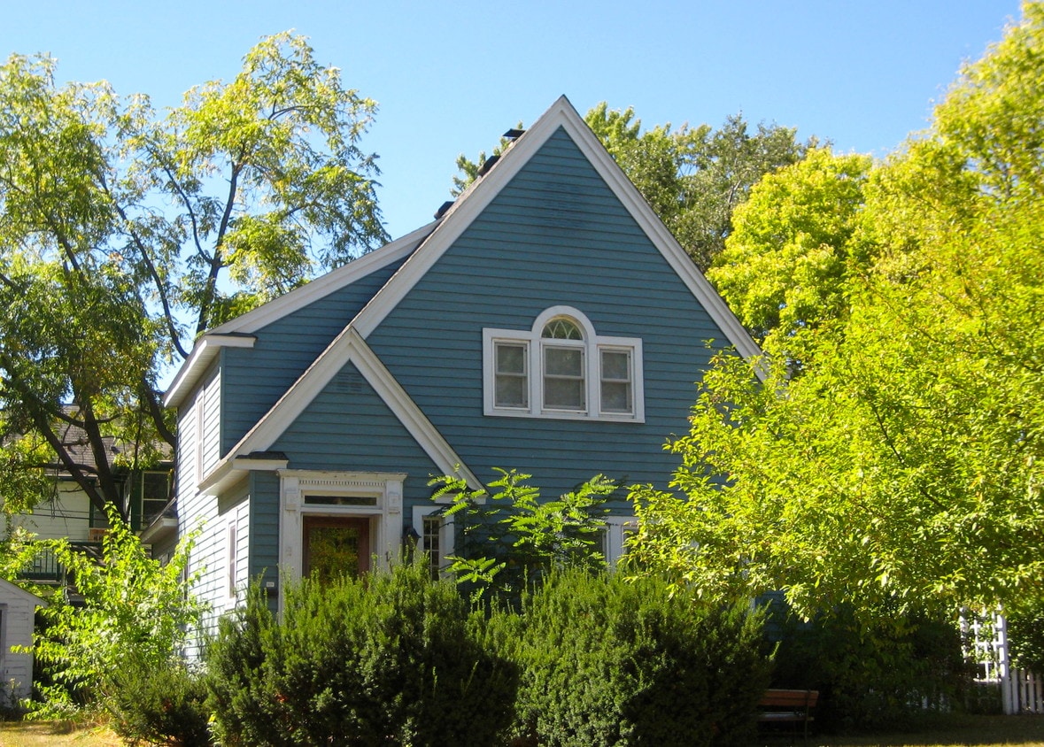 1104 S Barstow St, Eau Claire, WI 54701 House Rental in Eau Claire