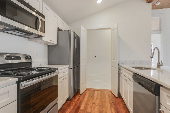 Building Photo - 2215 Second St