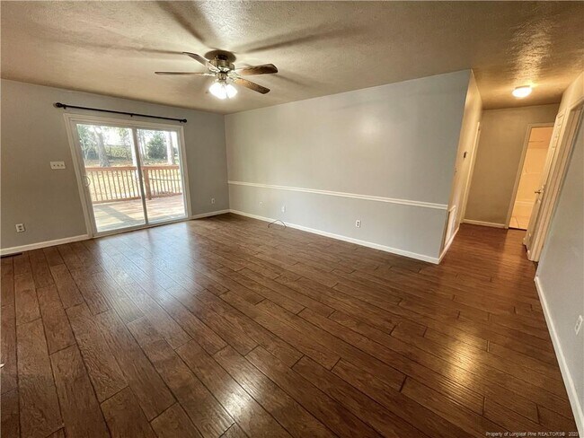 Foto del edificio - 4217 Sussex Dr