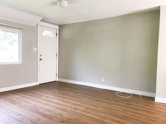 Foto del edificio - 685 Fir Gardens St NW