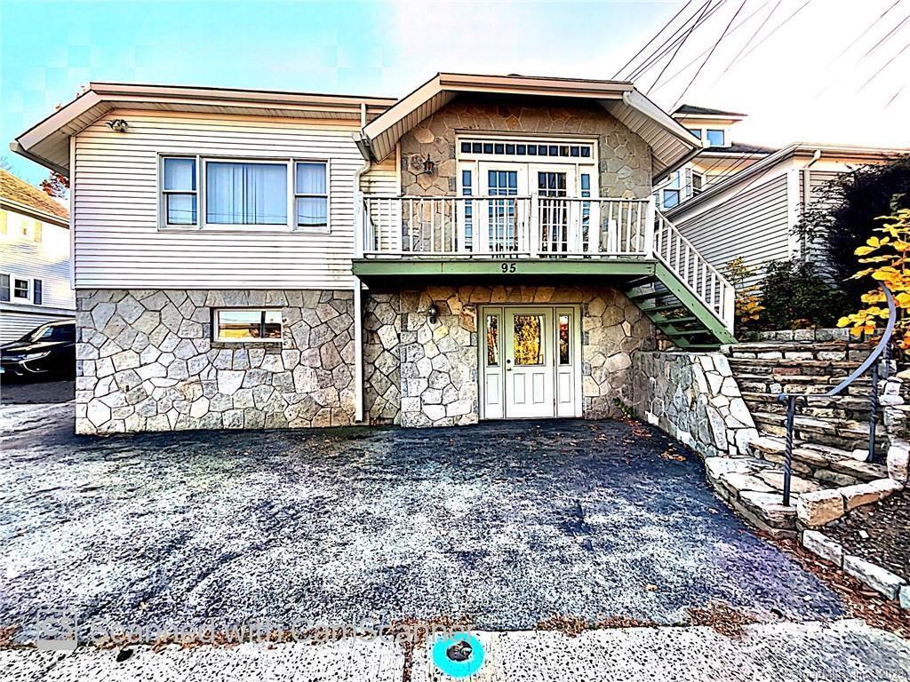 Primary Photo - 95 New Canaan Ave