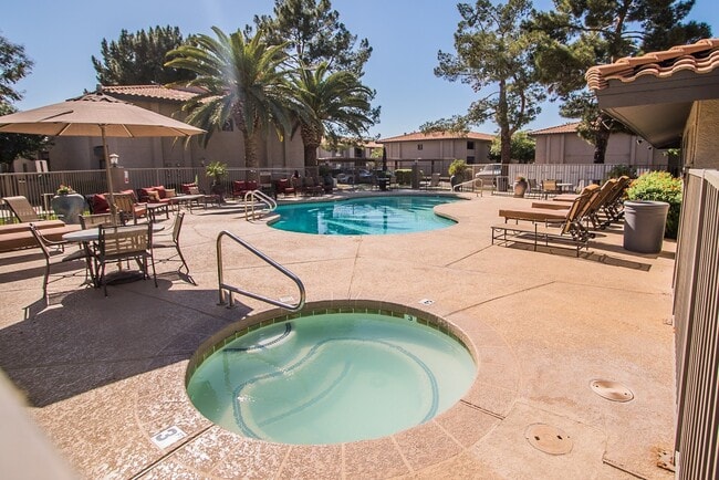 Building Photo - Bright Upgraded Kitchen in La Tierra 2 Bedroom 2 Bathroom Condo