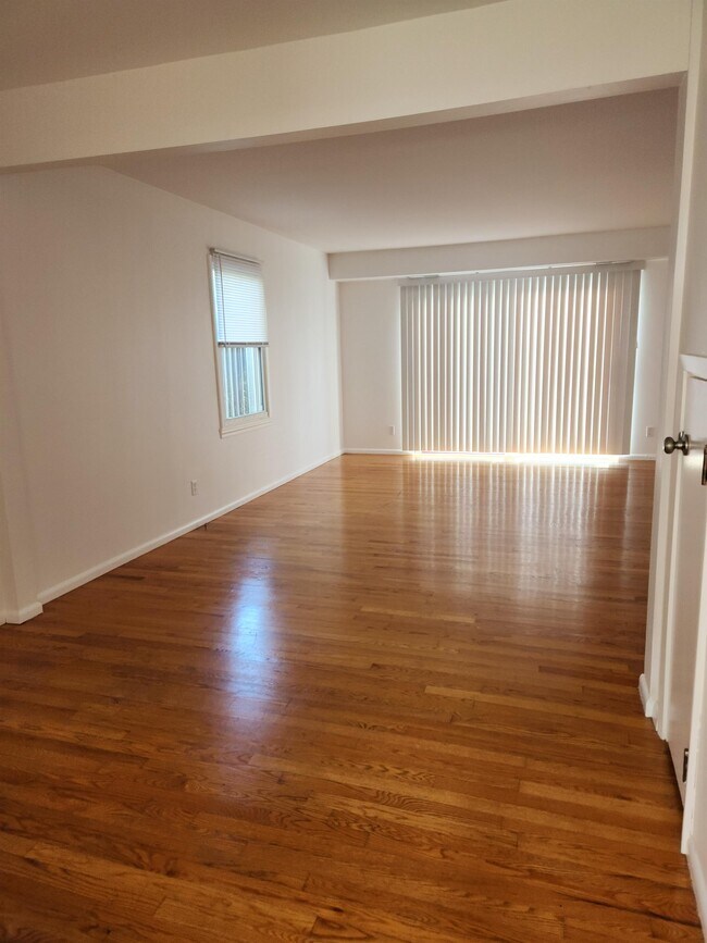 157 Peyton St Unit 157 Peyton Street, Winchester, VA 22601 Apartment for Rent in Winchester