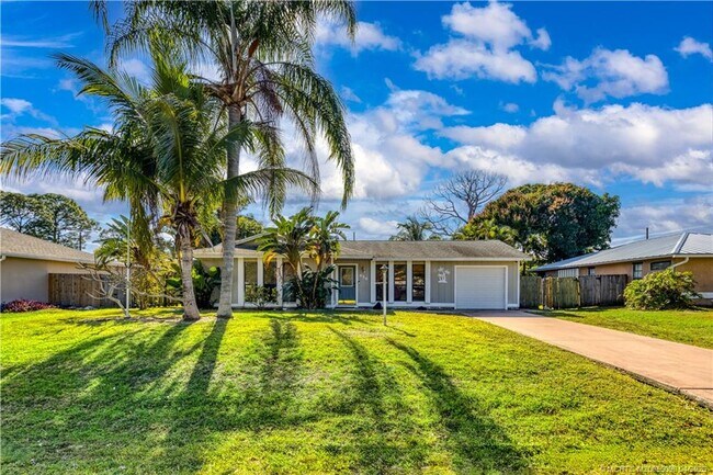 Foto del edificio - 656 SE Ron Rico Terrace