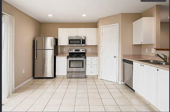 Building Photo - 6471 Crab Apple Dr