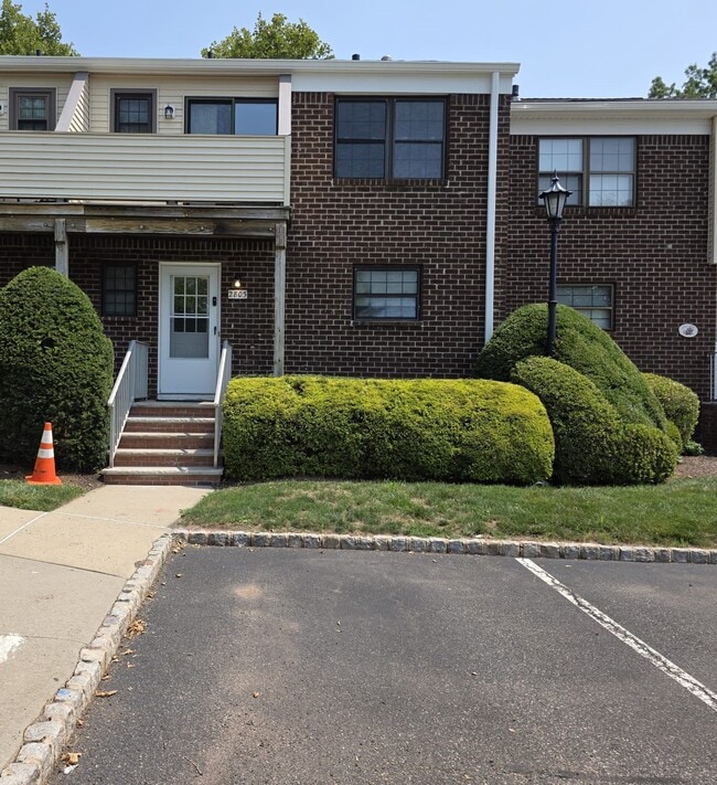 Building Photo - 2803 Kent Pl