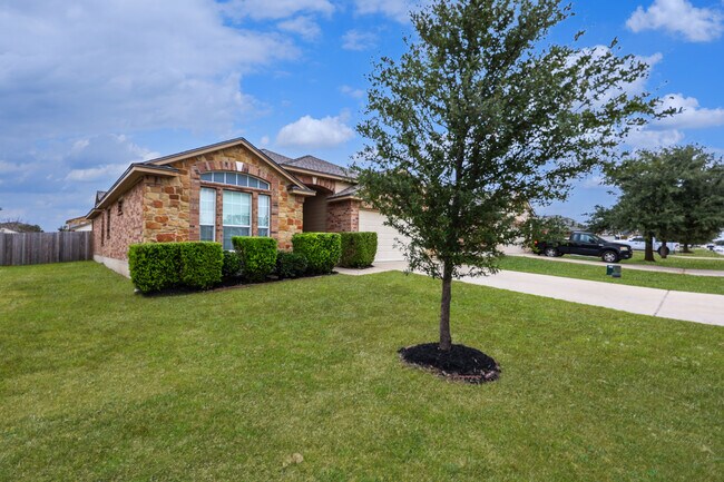 Building Photo - 1004 Starlight Dr