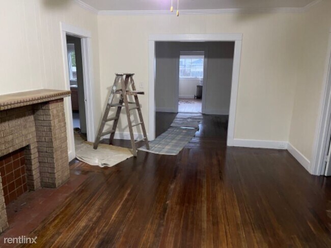 Building Photo - 3 br, 2 bath House - 0 Ferris Ave