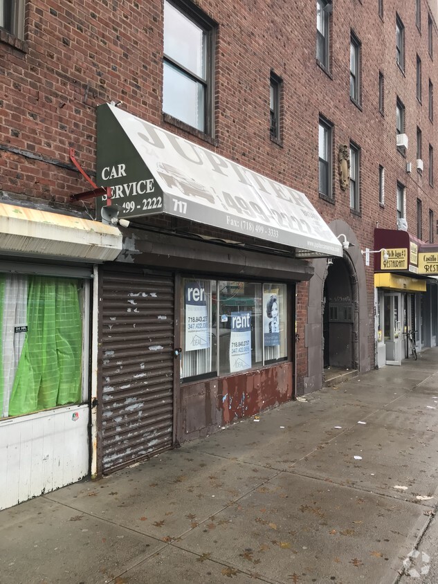 Primary Photo - 715-729 4th Ave