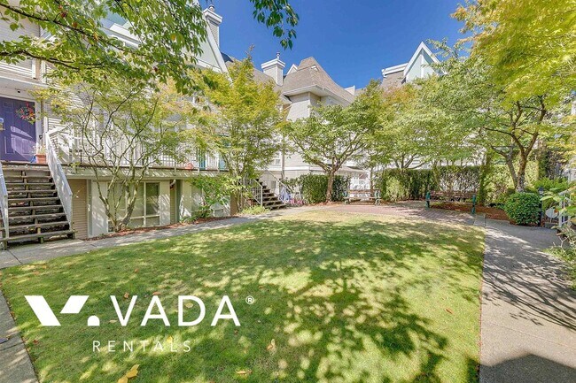 Photo du bâtiment - Tudor Grove 1 Bedroom Apartment For Rent 1...