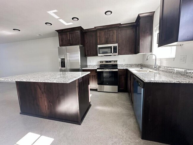 Foto del edificio - 1720 E Main St