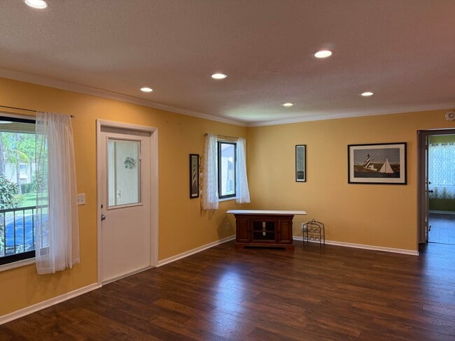 Building Photo - 229 Pine HOV Cir