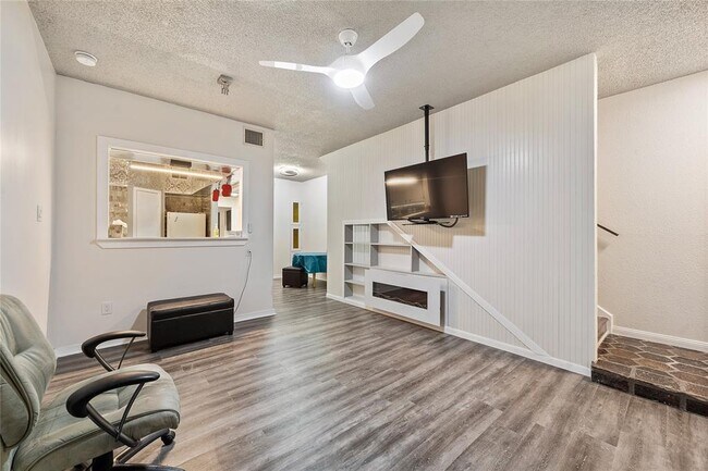 Foto del edificio - 2919 Helena St