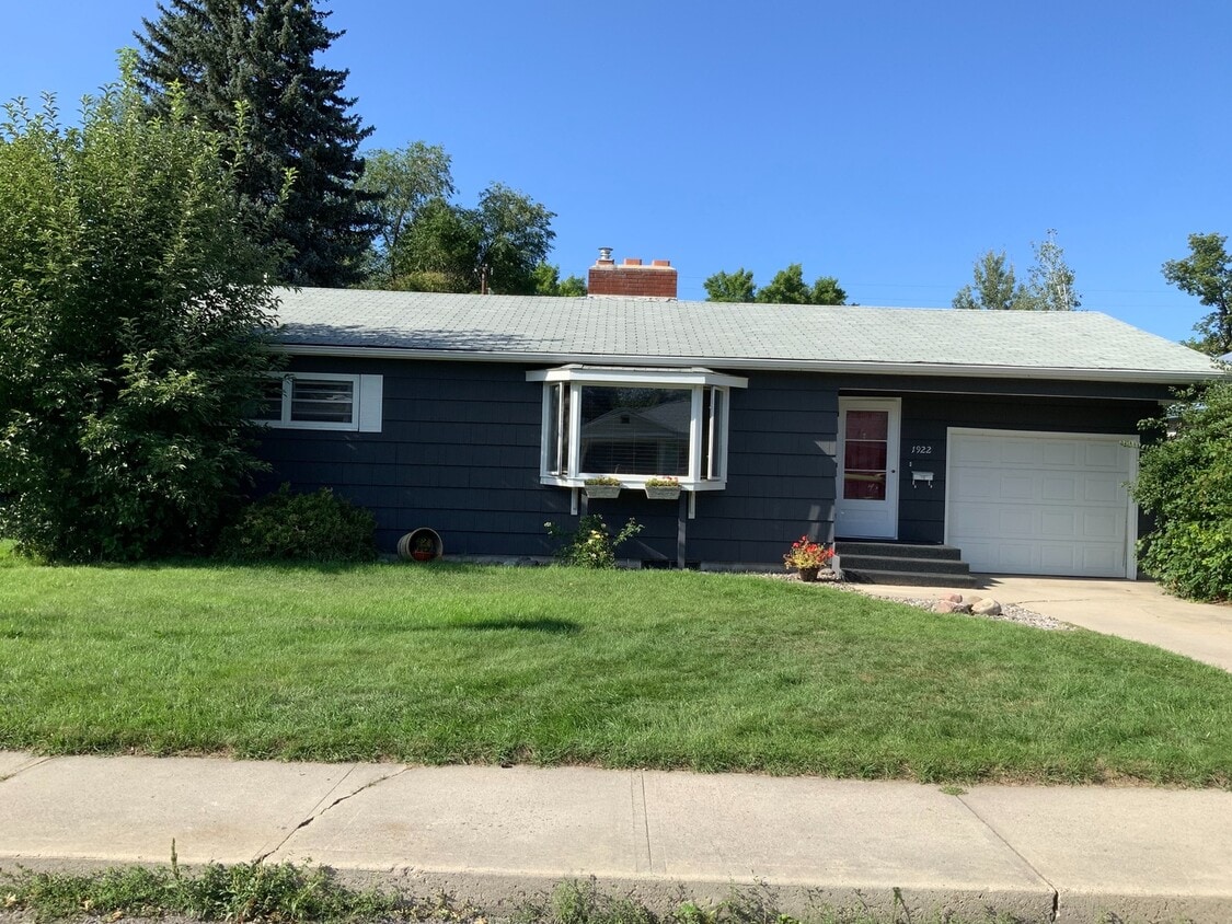 1922 34th St Unit 2, Missoula, MT 59801 Room for Rent in Missoula, MT
