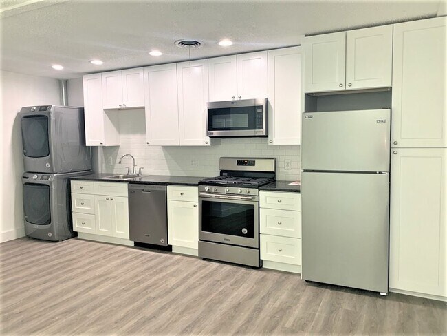 Building Photo - 1503 Braes Ridge Dr. B