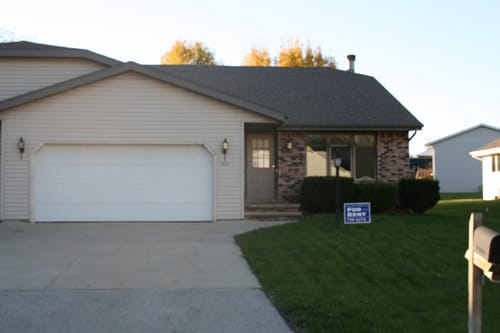 Primary Photo - 2127 N Cloudview Dr
