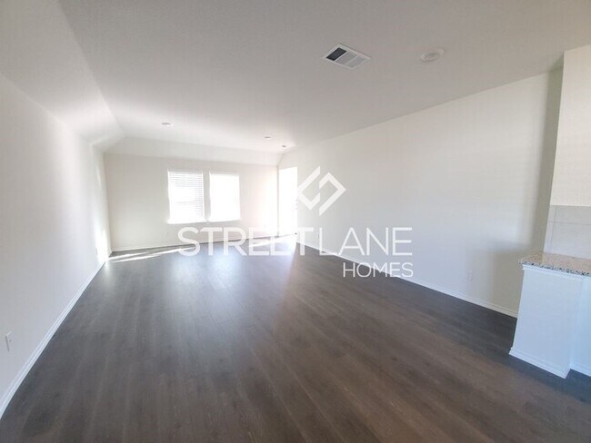 Building Photo - 608 Nexus