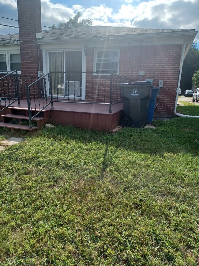 Building Photo - 2285 Stieber St
