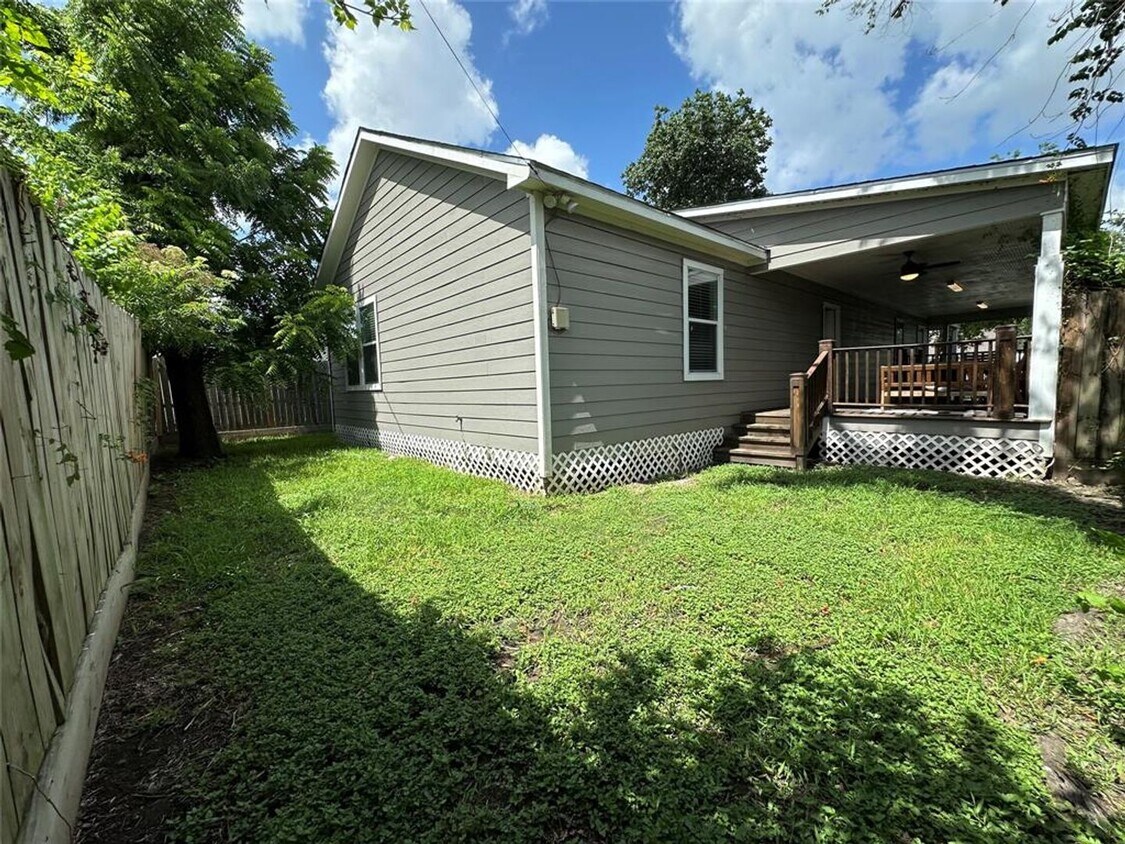 Primary Photo - completely renovated 1930 Craftsman bungal...