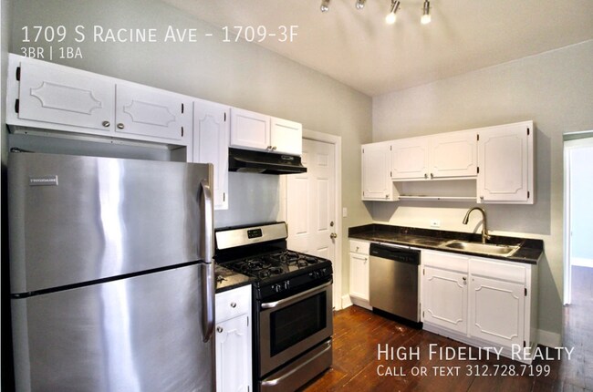 Foto del edificio - 1709 S Racine Ave