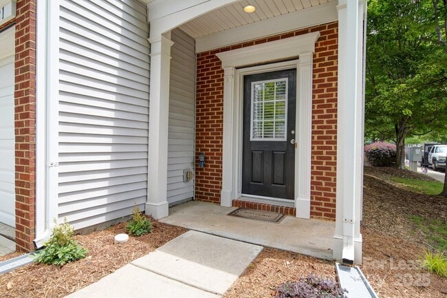Building Photo - 9821 Carson Whitley Ave