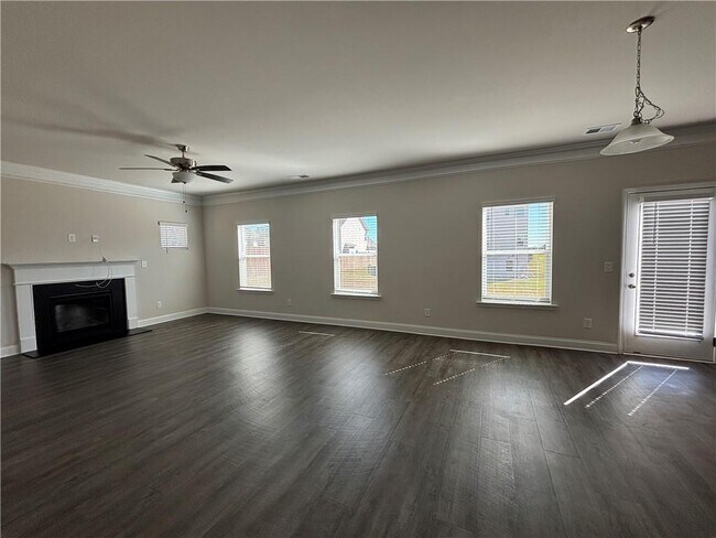 Foto del edificio - 5163 Woodline View Ln
