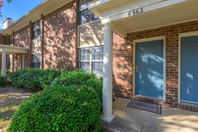 Building Photo - MONTICELLO APTS