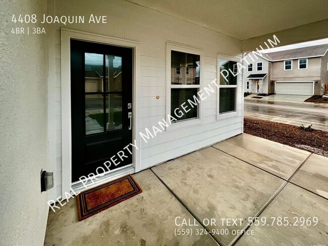 Foto del edificio - $2,995 Ashlan & Highland, 4 Bedroom 2.5 Ba...