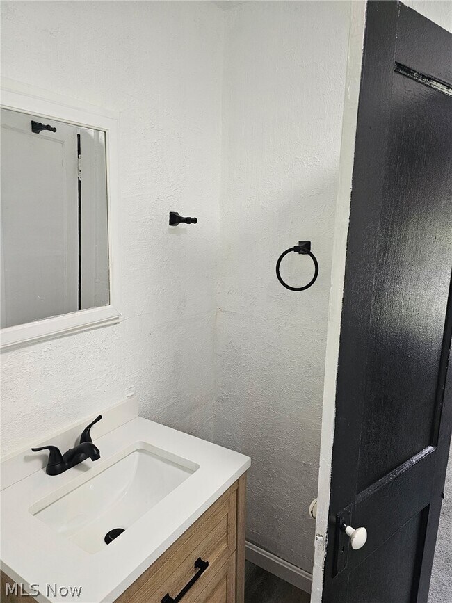 Foto del edificio - 4108 E 113th St