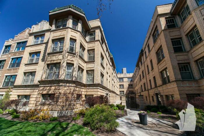 Foto principal - 1358 W Greenleaf Ave