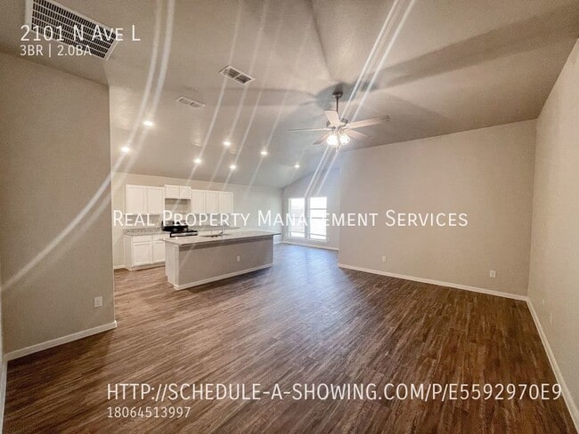 Building Photo - Cute 3/2 Home!