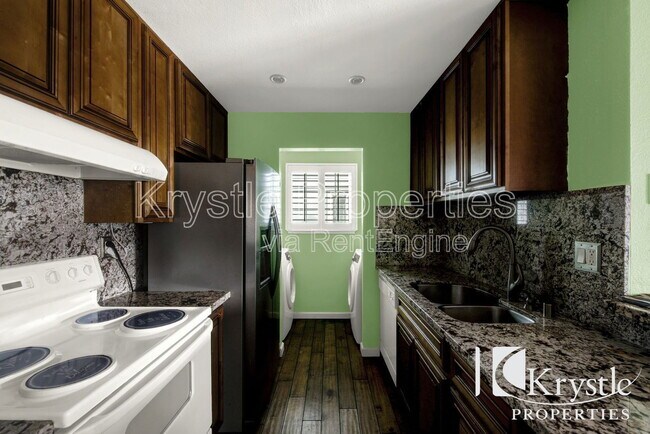 Building Photo - 175 Lighthouse Dr