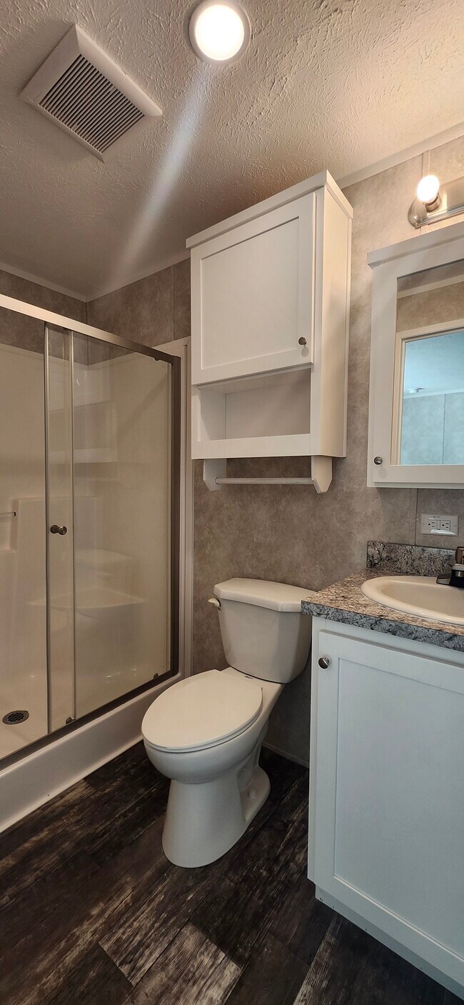 Foto del edificio - 5425 Valley Dr