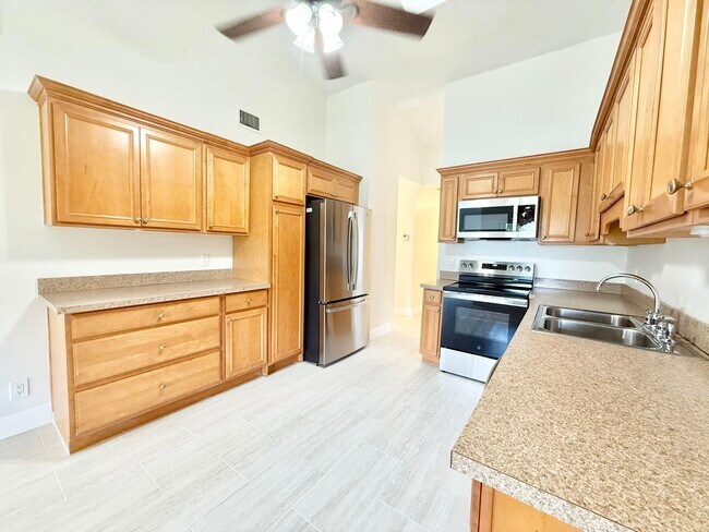 Building Photo - 8686 Eagle Run Dr