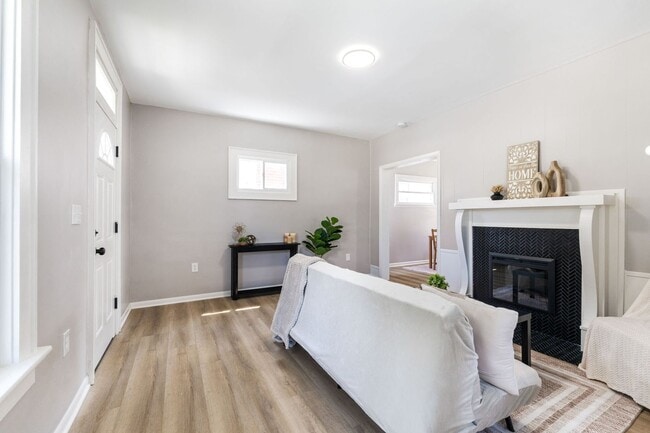Building Photo - Charming 2-Story Home with Modern Updates ...