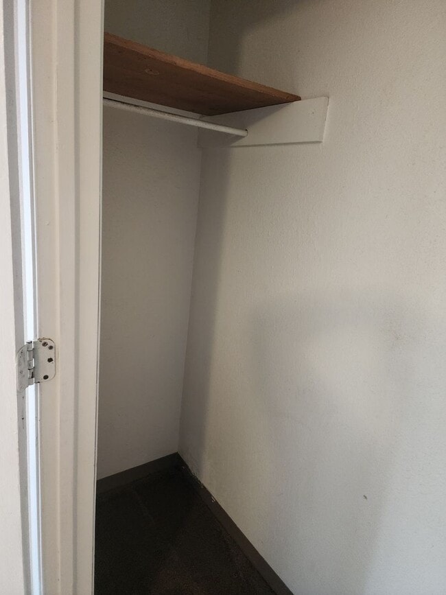 Building Photo - E 9th Duplex 1