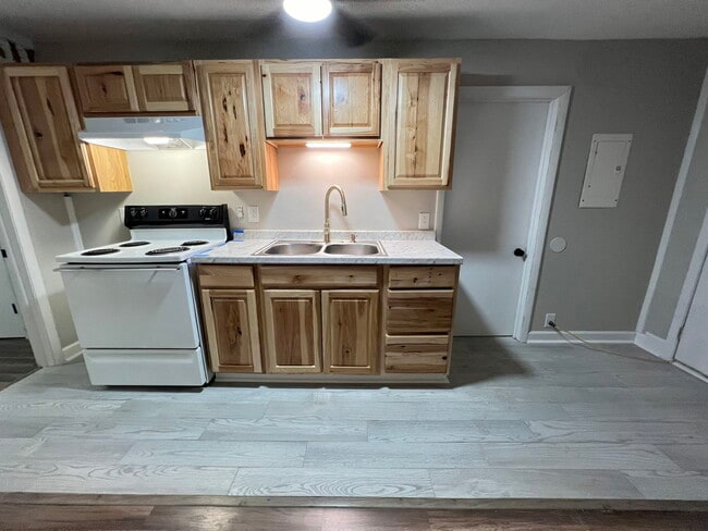 Foto del edificio - 721 N Maple St